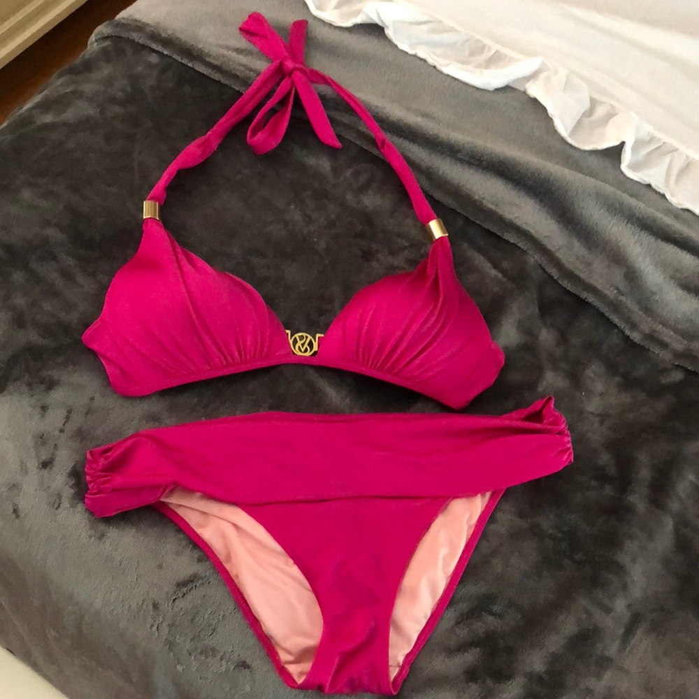 Victoria’s Secret bikini
